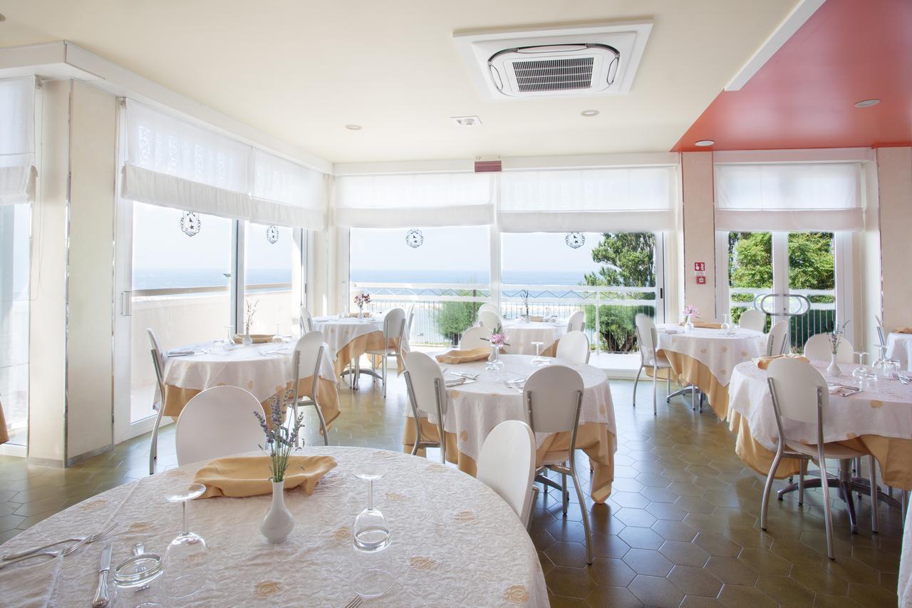 Hotel Palazzi Gabicce Mare Esterno foto