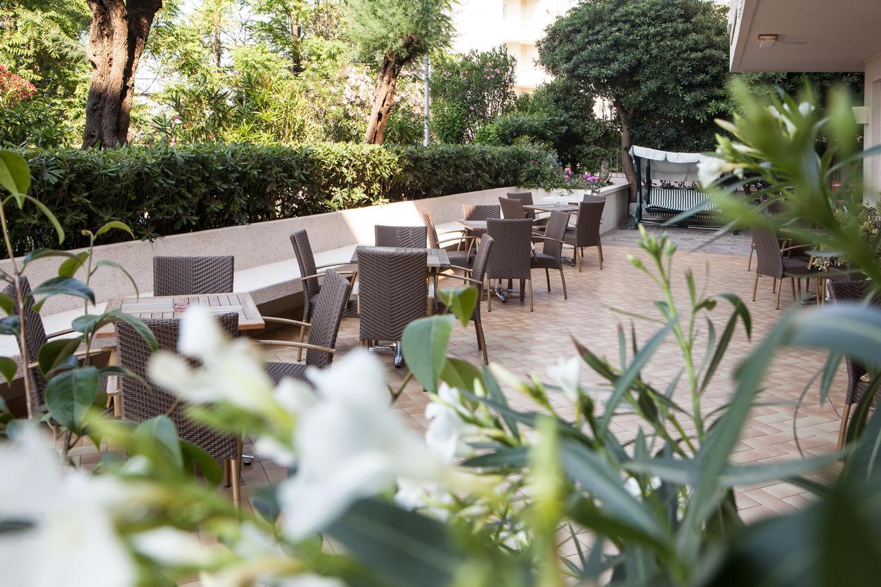 Hotel Palazzi Gabicce Mare Esterno foto