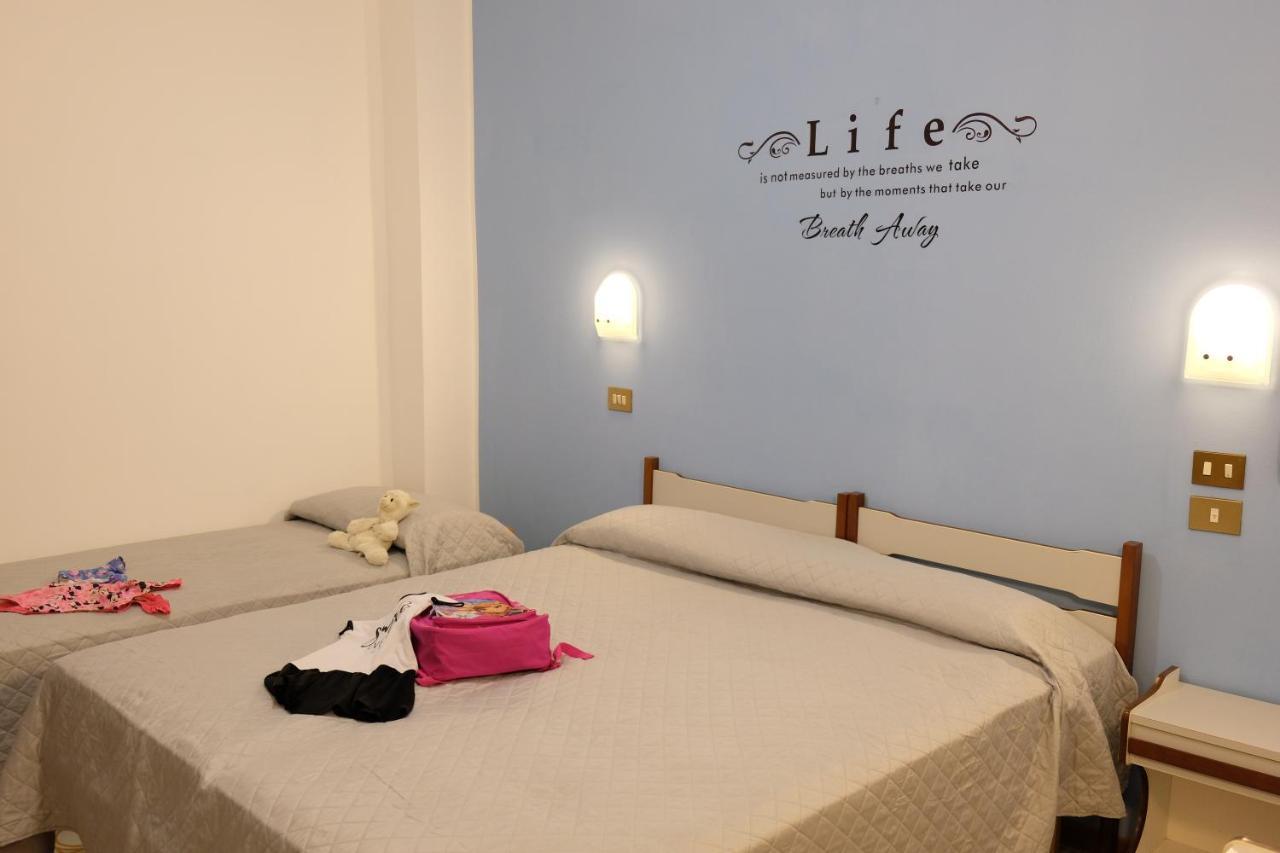 Hotel Palazzi Gabicce Mare Esterno foto