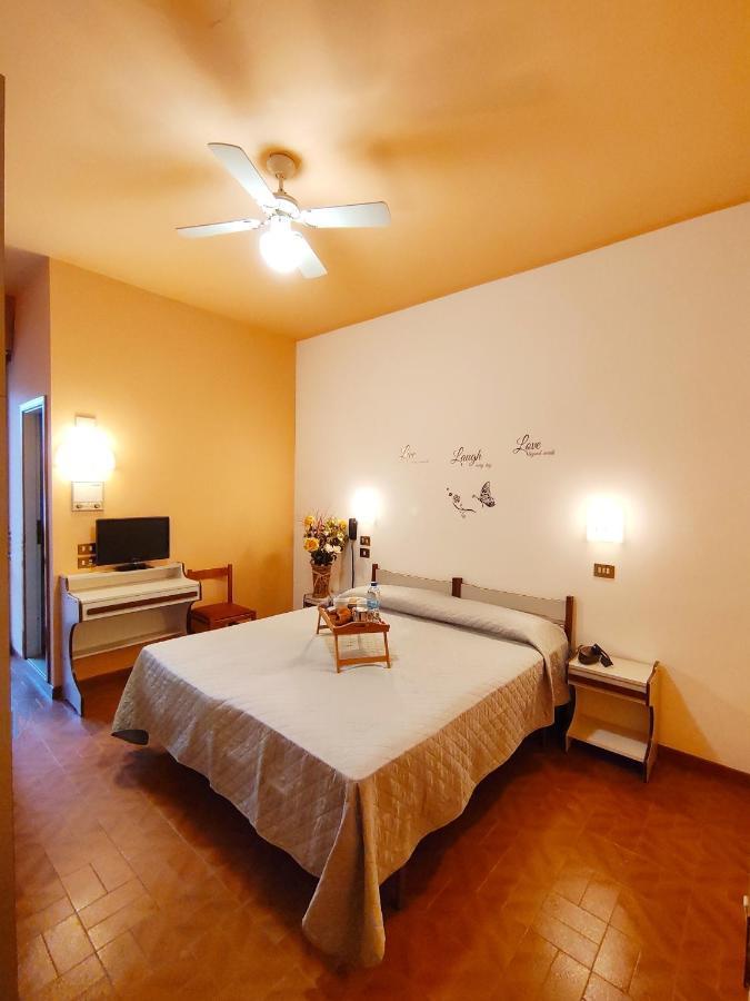 Hotel Palazzi Gabicce Mare Esterno foto