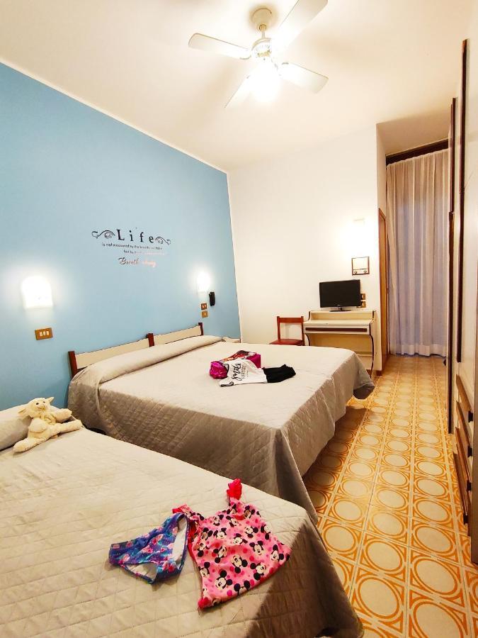 Hotel Palazzi Gabicce Mare Esterno foto